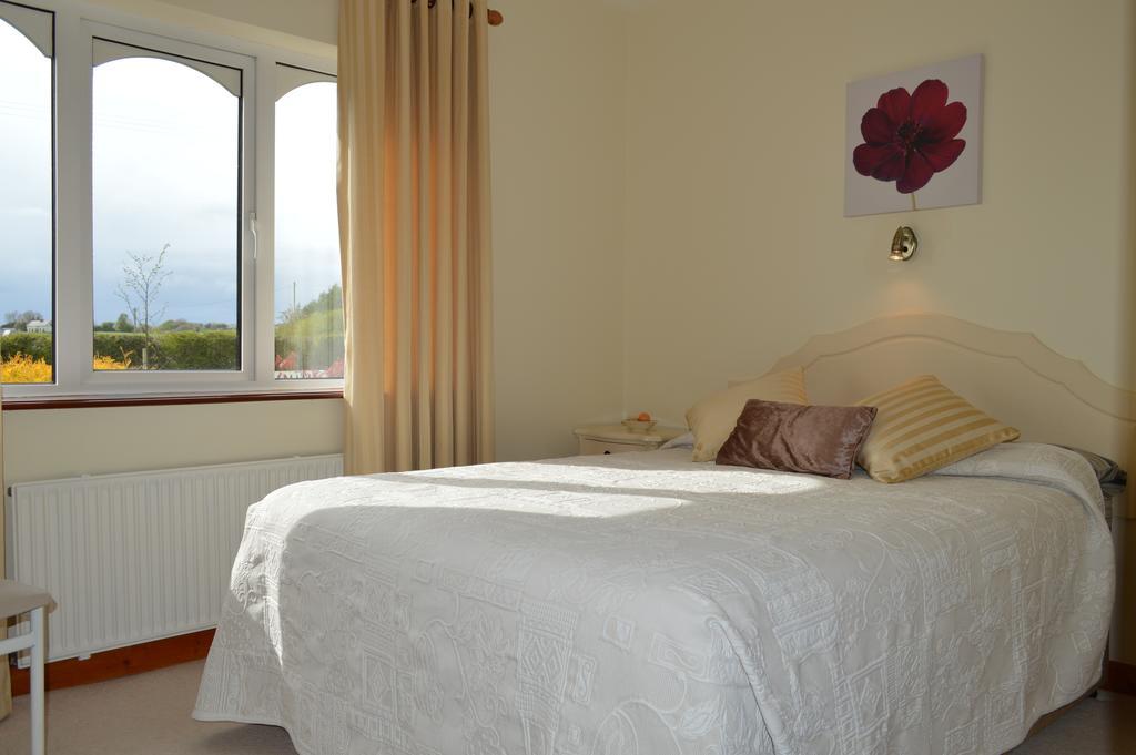 Caseys Homedale Killarney Room photo